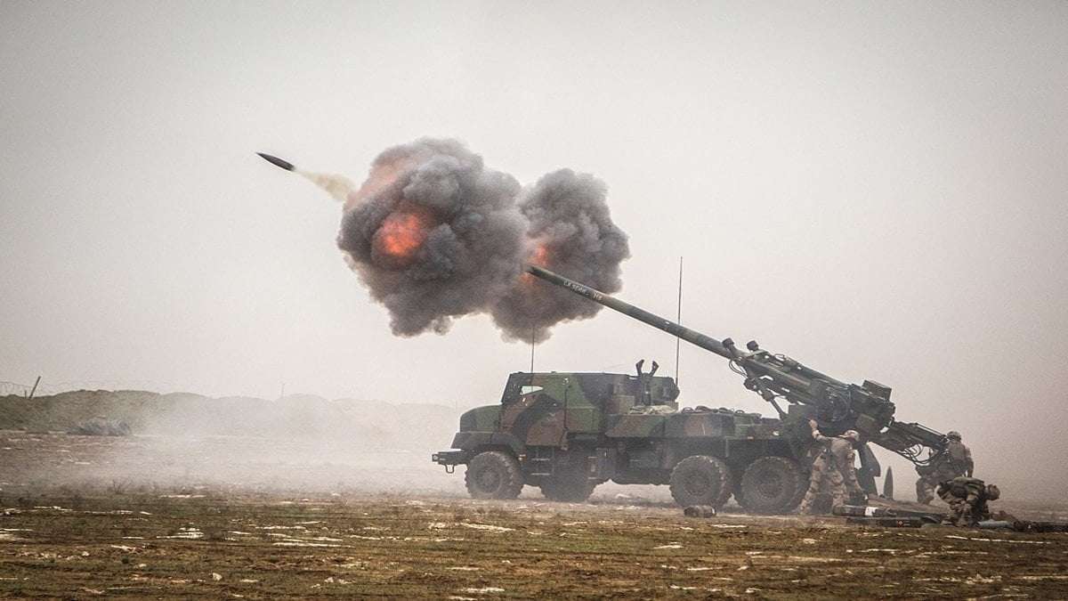 image for Russia withdraws weapons from Armenia, France announces arms supplies