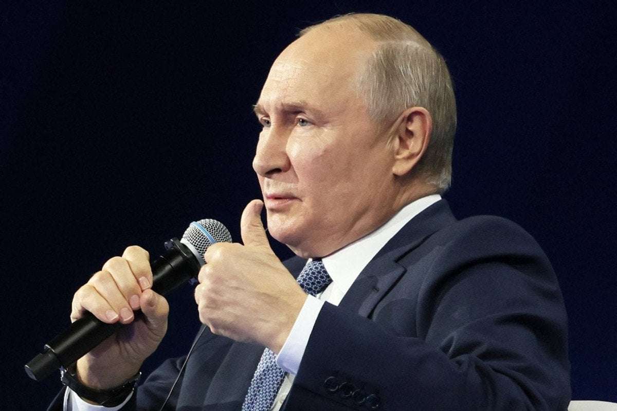 image for Putin Claims Economy is ‘Stable,’ Ruble Tanks the Next Day
