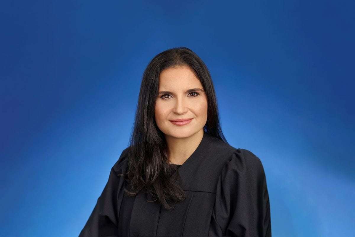 image for "Already an embarrassment": Legal experts shred Judge Aileen Cannon for granting Trump "delay"
