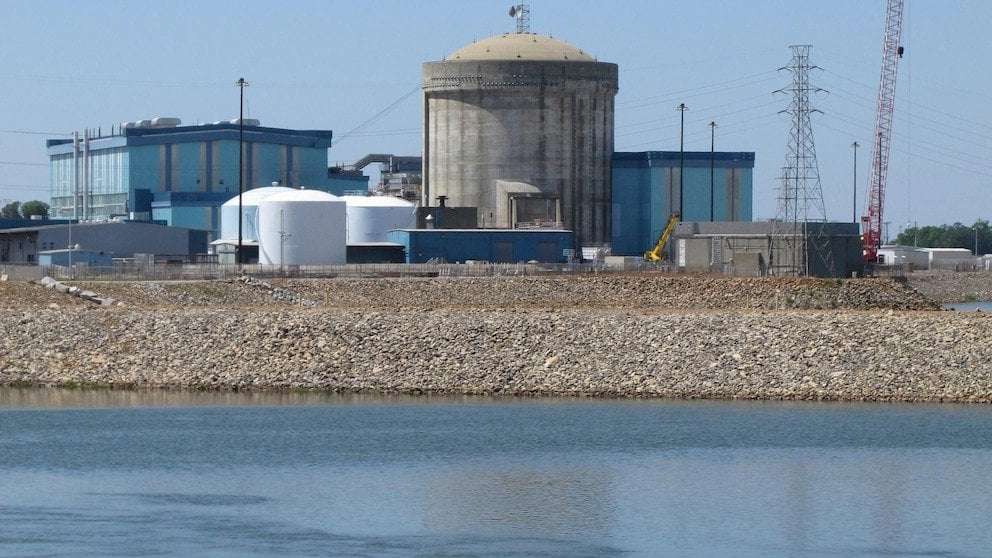 image for South Carolina nuclear plant gets warning over another cracked emergency fuel pipe