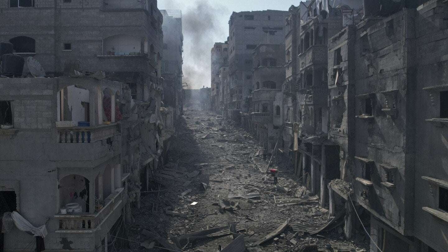 image for Lack of water worsens misery in besieged Gaza as Israeli airstrikes continue