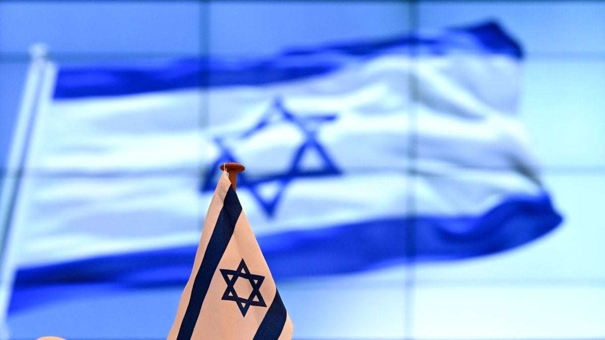 image for Berlin synagogue attacked with firebombs as antisemitic incidents rise in Germany