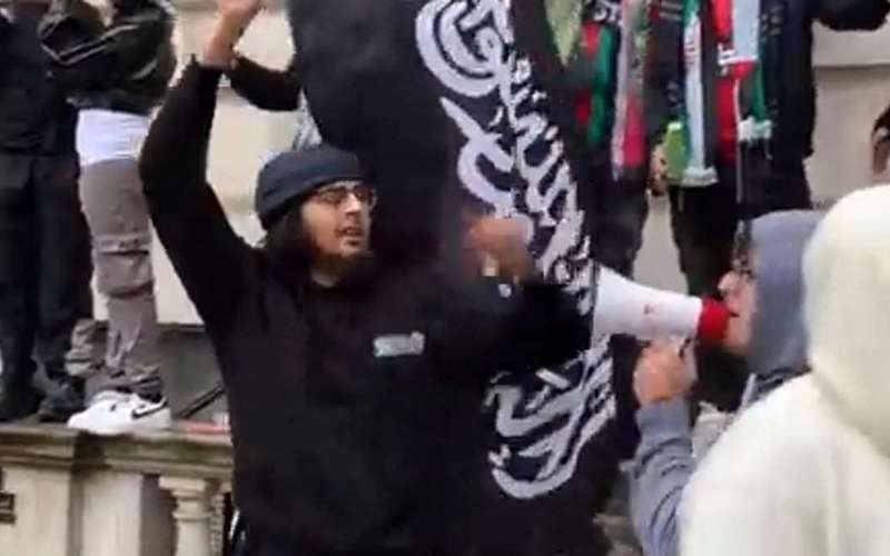 image for Fury as Islamists chant Hamas slogans on the streets of London during huge pro-Palestine protest the same day the Met allowed a 'jihad' chant - as Robert Jenrick says police chiefs will be summoned to