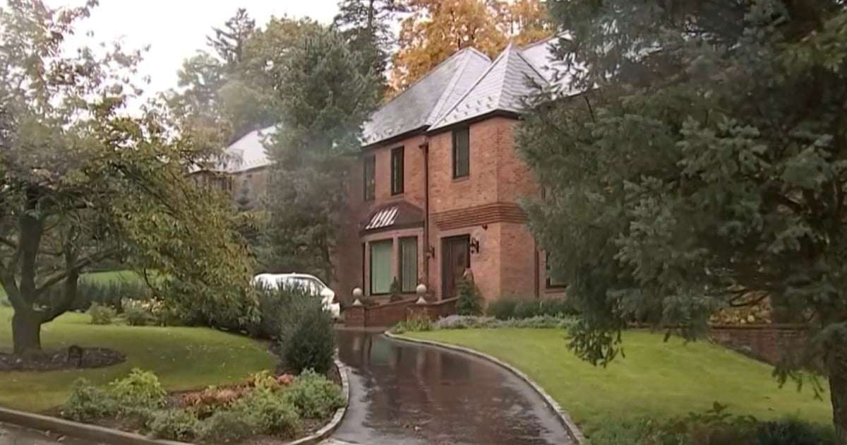 image for Man allegedly points gun at 6-year-old who left Halloween goody bag at wrong house