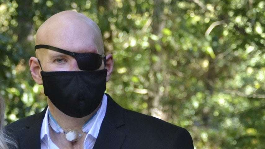image for Arkansas man receives the world's first whole eye transplant plus a new face