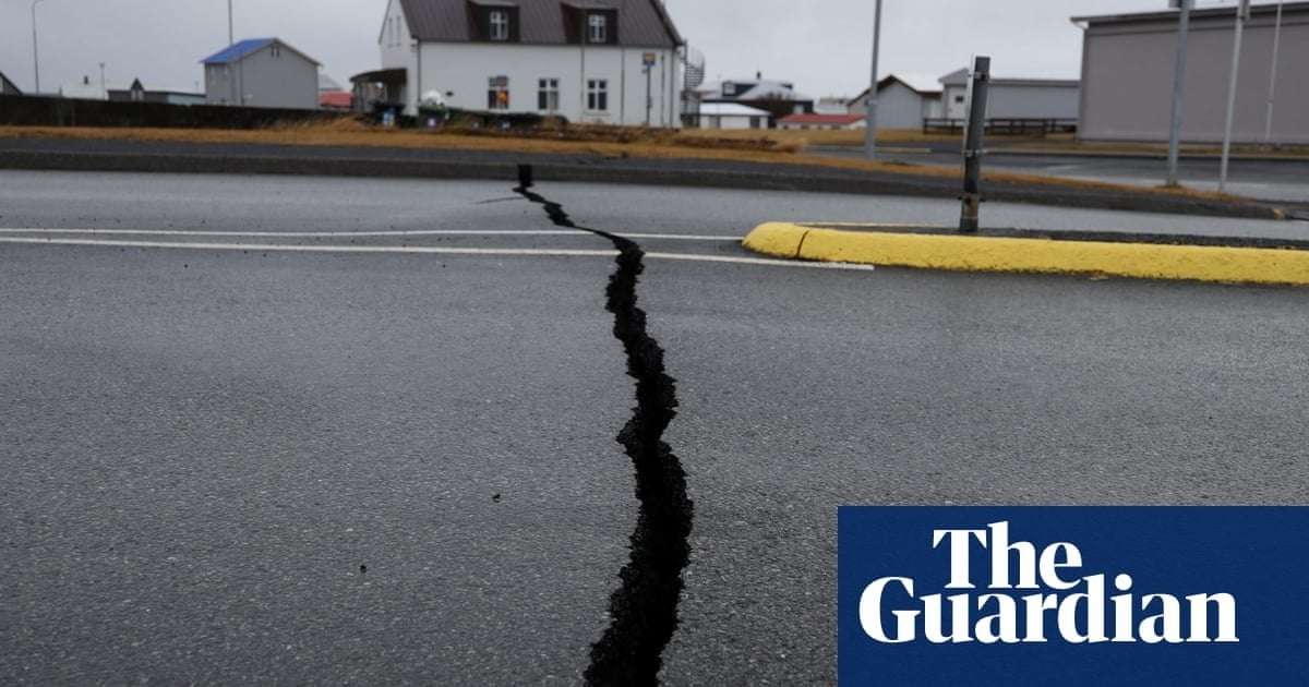 image for Residents of volcano-threatened Icelandic town allowed brief visit home