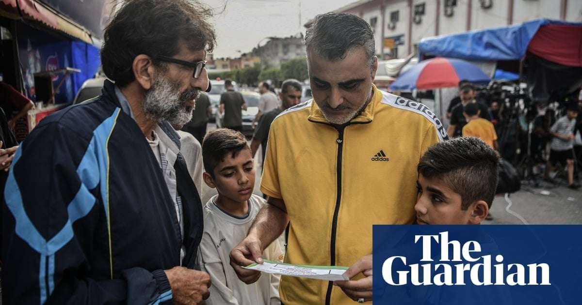 image for Israel drops leaflets warning people to flee southern Gaza towns