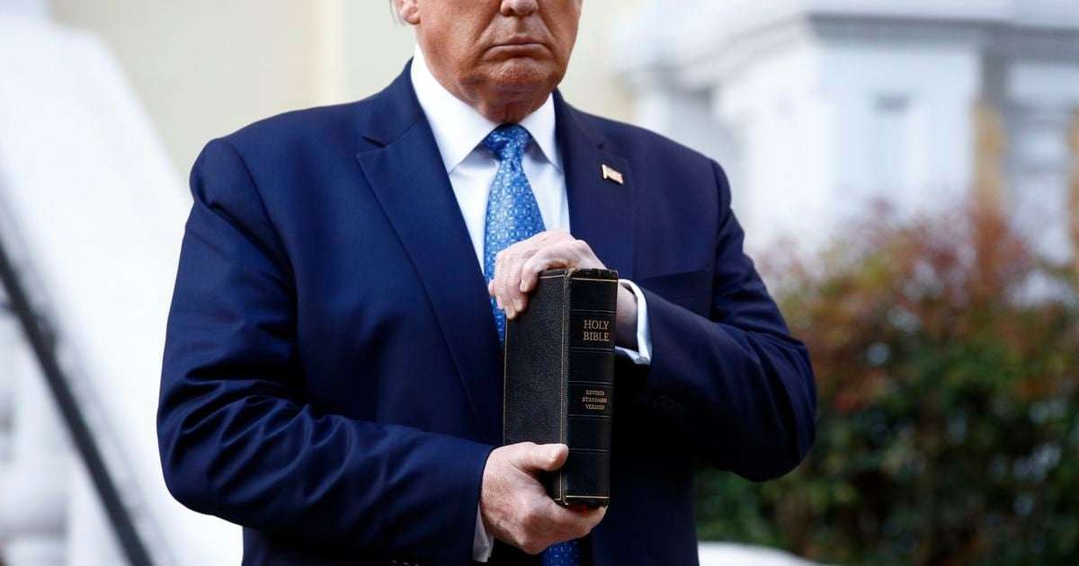 image for Letter: Do evangelicals now choose to ignore the Bible in favor of electing Trump for president?