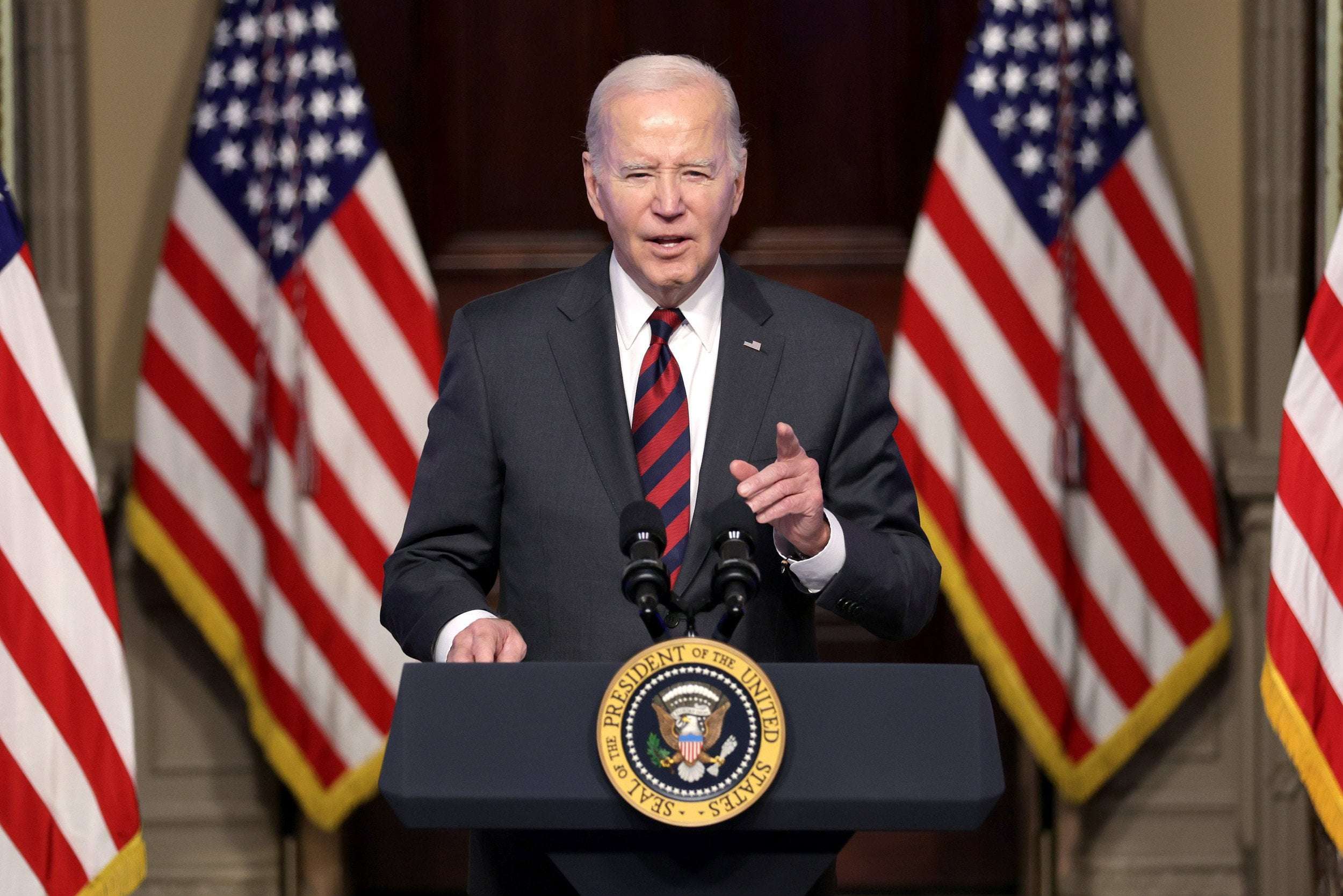 image for Joe Biden Retakes Lead from Donald Trump in Latest National 2024 Poll