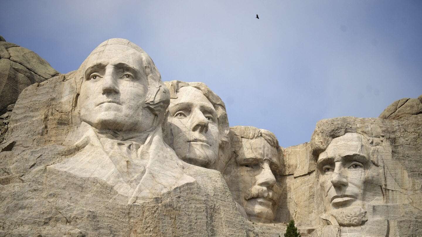 image for Pilots flying tourists over national parks face new rules. None are stricter than at Mount Rushmore