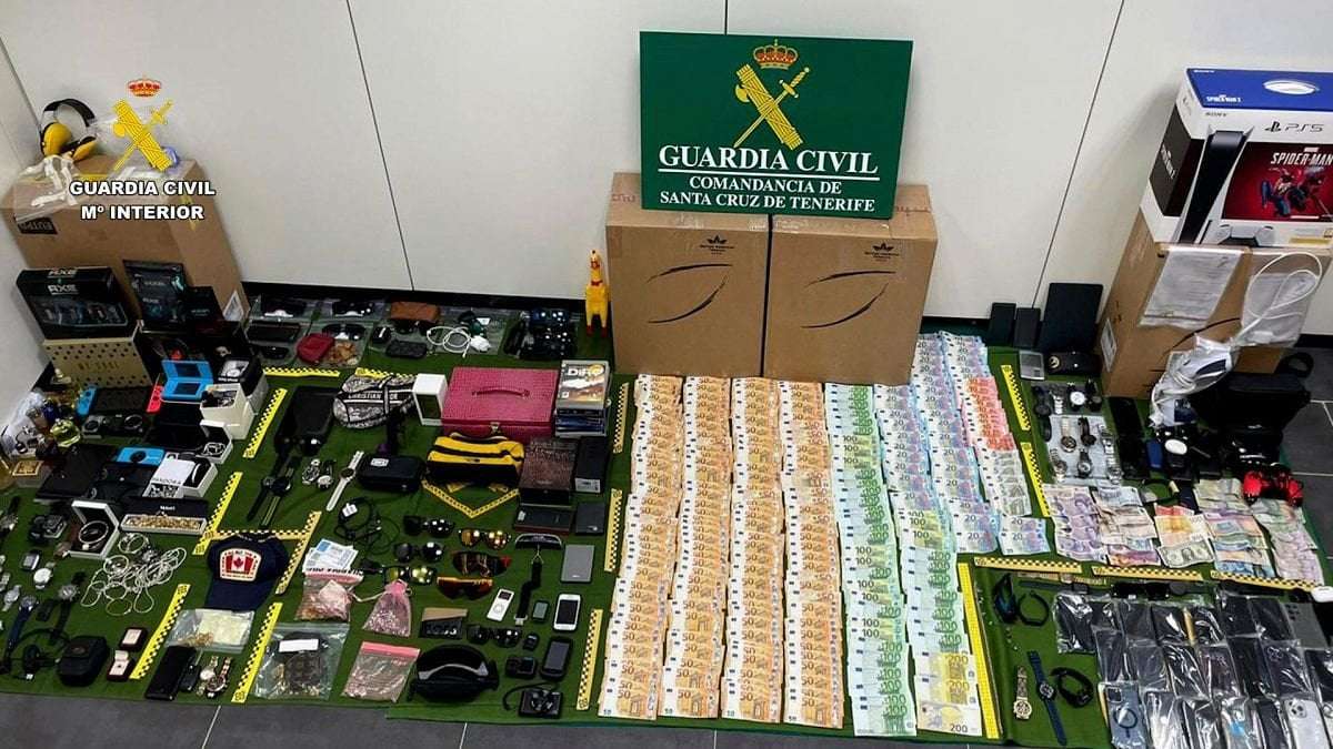 image for Tenerife airport workers arrested after €2 million-worth of items go missing from luggage