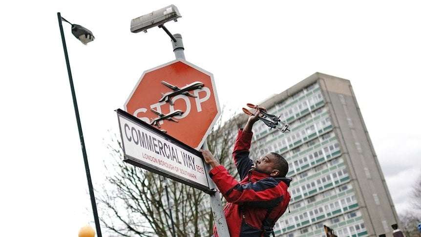 image for Banksy artwork referencing Gaza taken from London street less than an hour after it was revealed