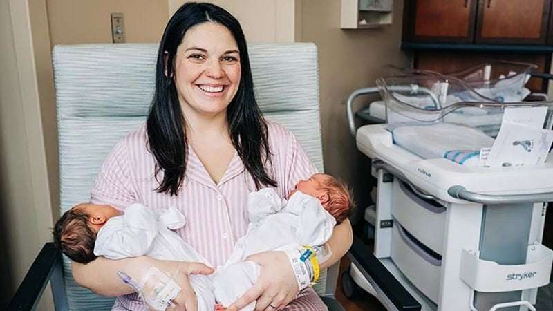 image for Woman pregnant in each of her two uteruses gives birth to twins