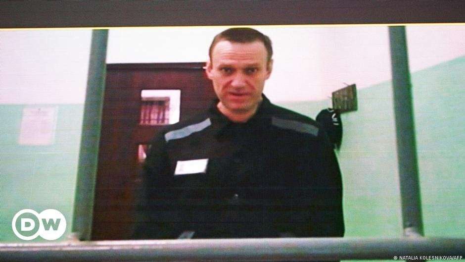 image for Russia: Alexei Navalny located in Siberia prison, allies say – DW – 12