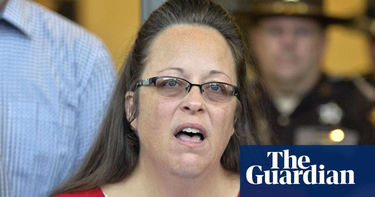 image for Kim Davis must pay $260,000 legal fees over same-sex marriage license refusal