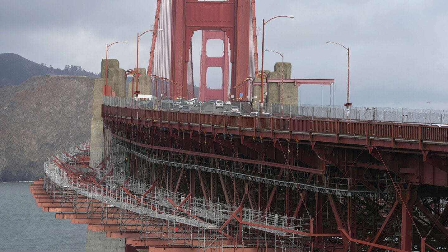 image for It took decades, but San Francisco finally installs nets to stop suicides off Golden Gate Bridge