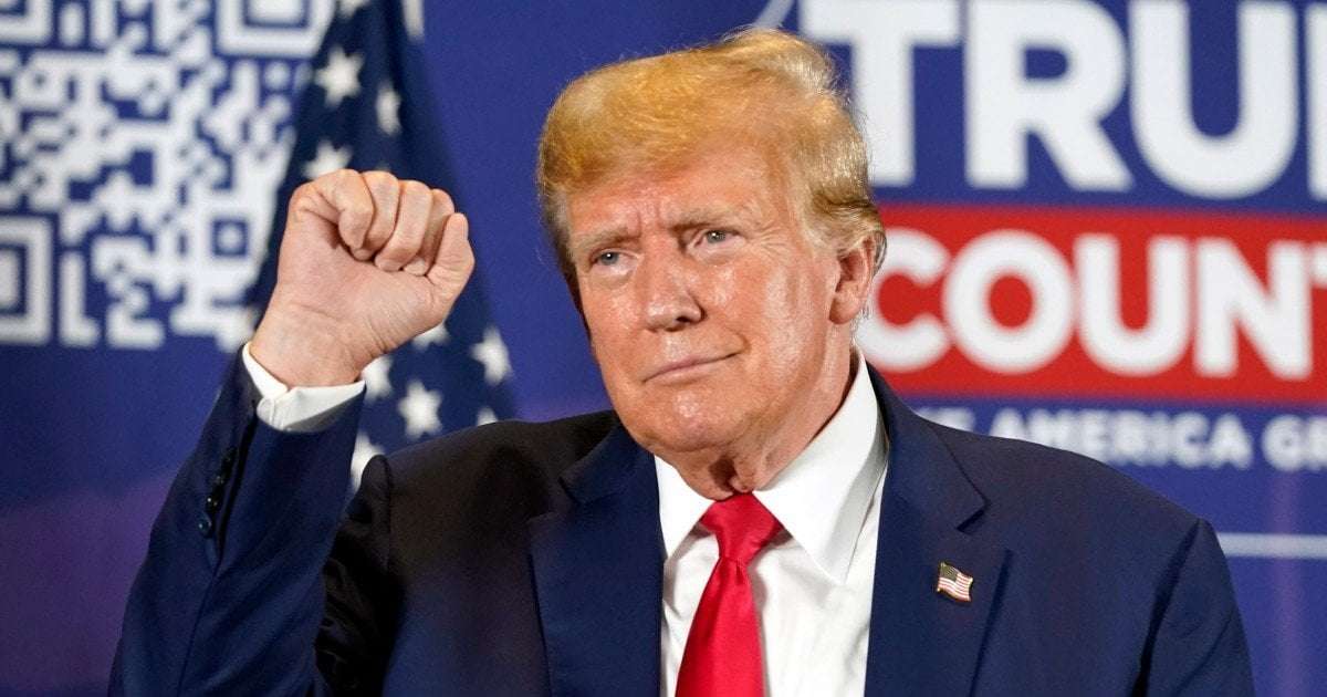 image for Trump did not sign Illinois’ loyalty oath that says he won’t advocate for overthrowing the government