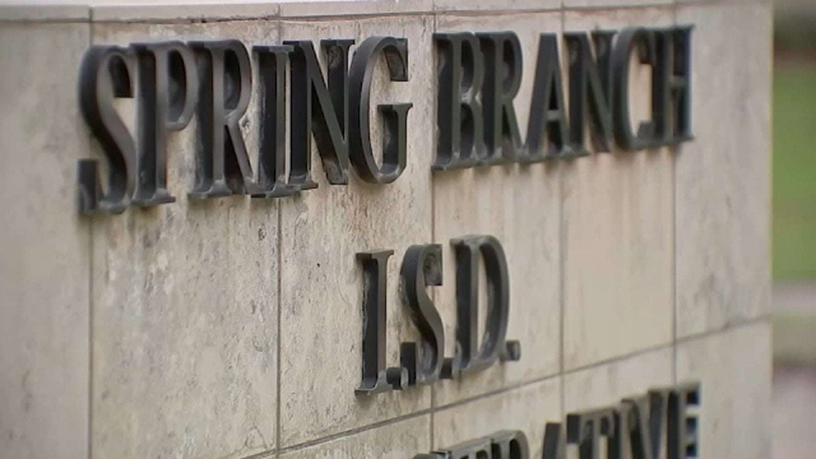 image for Memorial HS teacher allegedly gave student perfect test scores amid sexual relationship, docs show