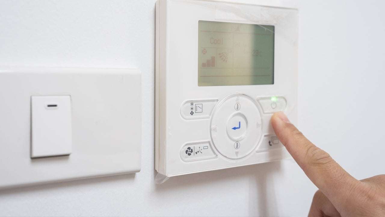 image for Elderly Couple Found Dead In Home, Heater Was at 1000 Degrees: Cops