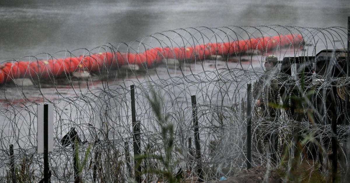 image for Texas "physically barred" Border Patrol agents from trying to rescue migrants who drowned, federal officials say