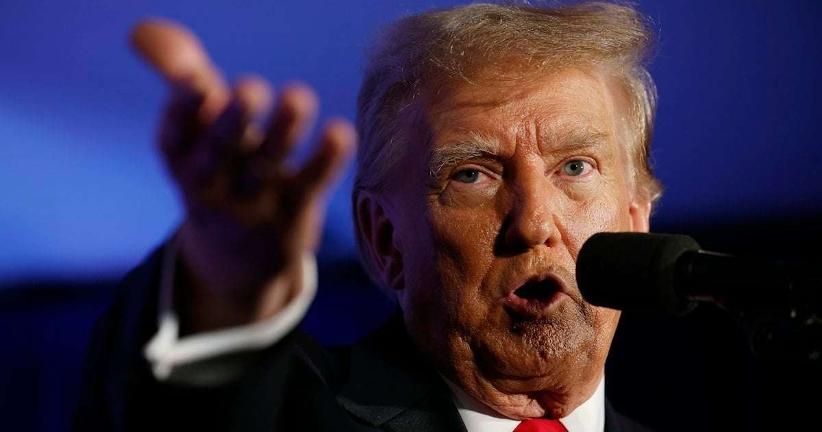 image for Trump’s Closing Pitch to New Hampshire Voters Shows He’s Absolutely Losing It