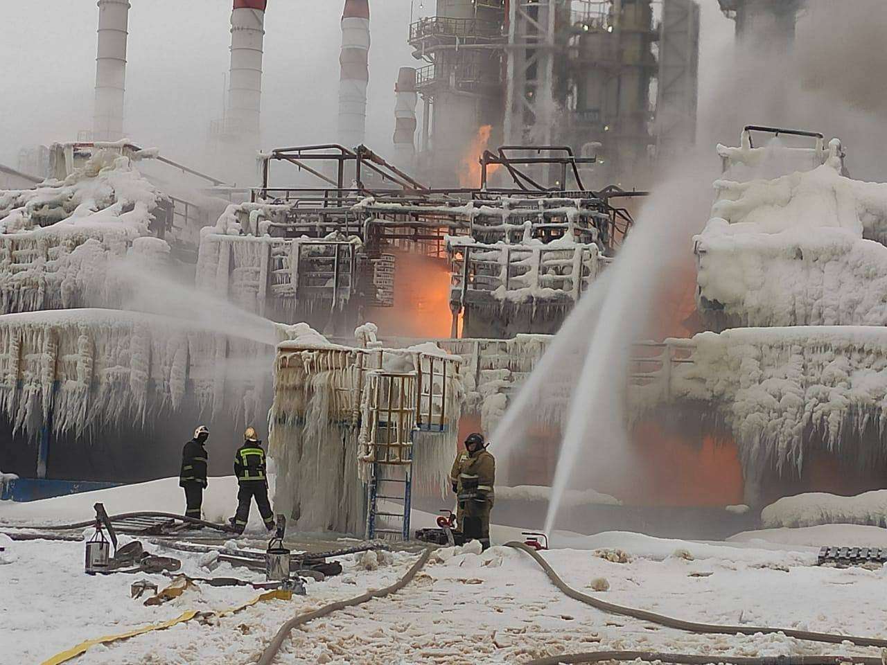 image for Media: After Ukrainian drone attack on Novatek, Moscow shifts air defenses from frontline to rear areas