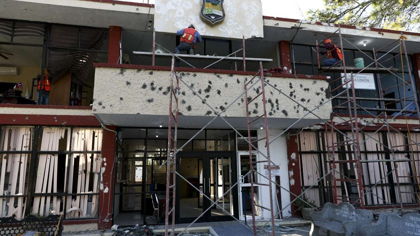 image for Mexico demands investigation into US military-grade weapons being used by drug cartels
