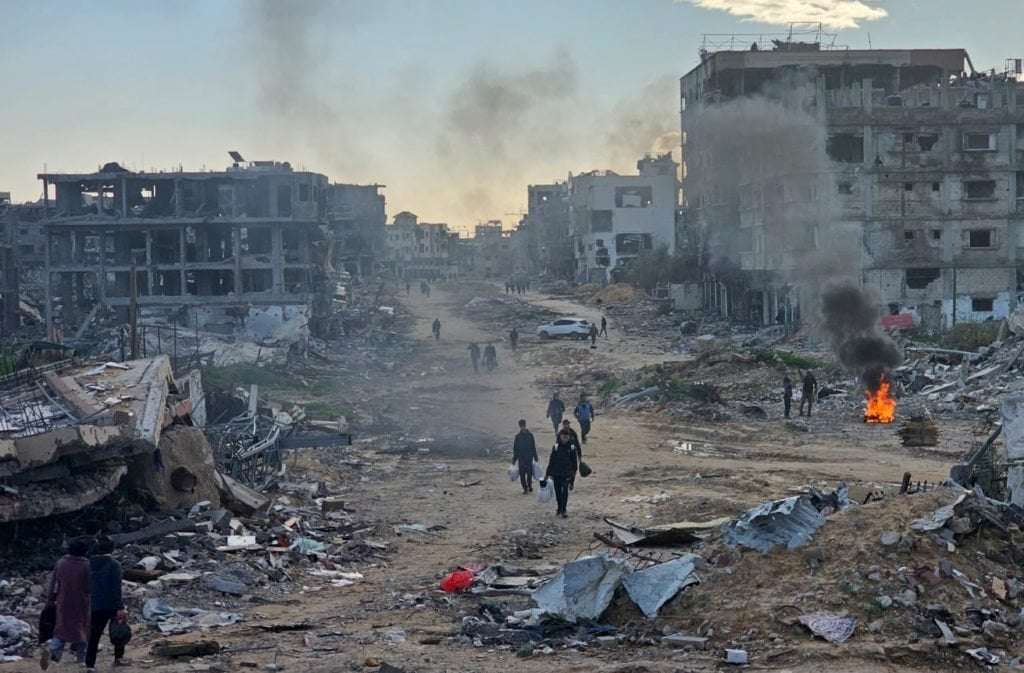 image for Hamas shows signs of return in Gaza City after Israel withdraws most of its troops from area