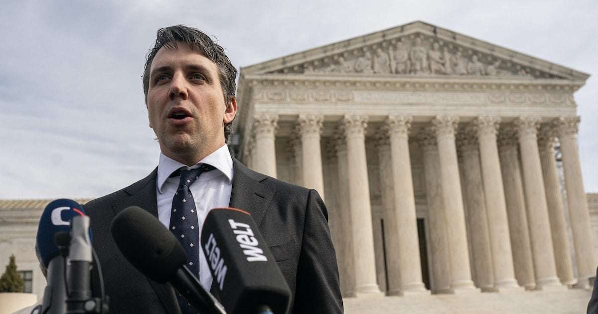 image for The Supreme Court Wants No Part of Disqualifying Trump From the Ballot