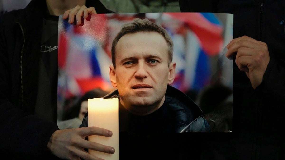 image for Russian opposition leader Alexei Navalny’s body found bruised in Arctic morgue