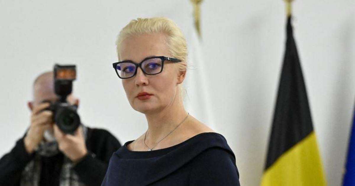 image for Alexey Navalny's widow says Russia "hiding his body, refusing to give it to his mother"