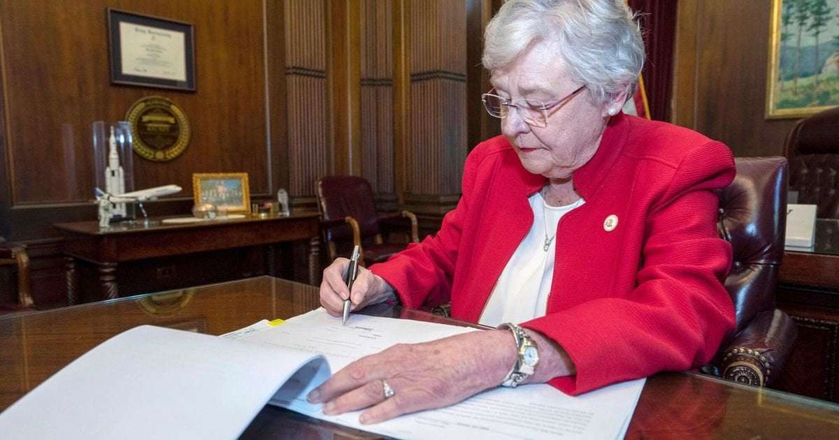 image for Republicans Suddenly Realize Alabama's IVF Ruling Is Bad For Them