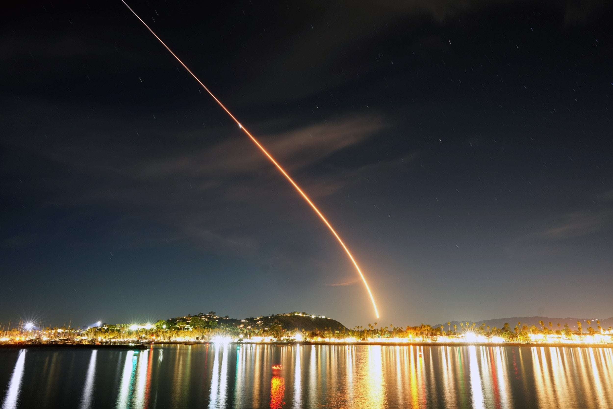 image for Starlink Terminals Sold in Russia Despite Musk's Denial