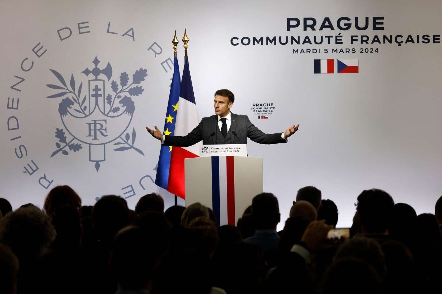 image for Macron urges Ukraine's allies not to be 'cowardly'