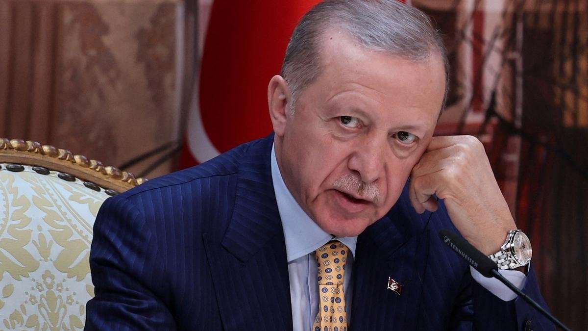 image for Erdogan says Turkey firmly backs Hamas leaders