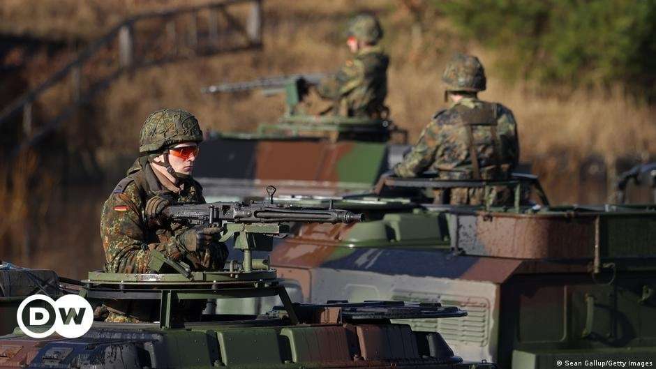 image for Ukraine updates: Poland won't rule out NATO force in Ukraine – DW – 03