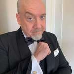 image for Paul Giamatti wore In-N-Out cufflinks to the Oscars