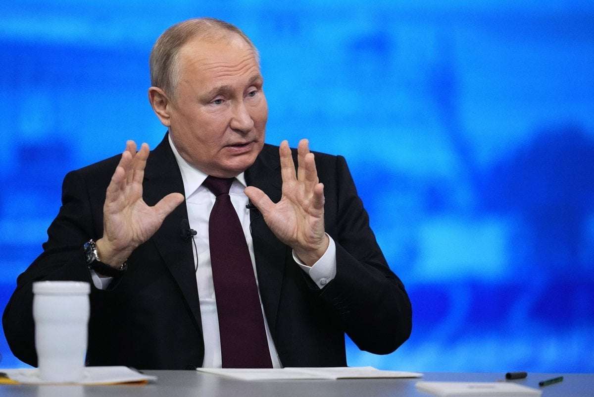 image for Putin says he will re-deploy troops along Finland border in response to NATO accession