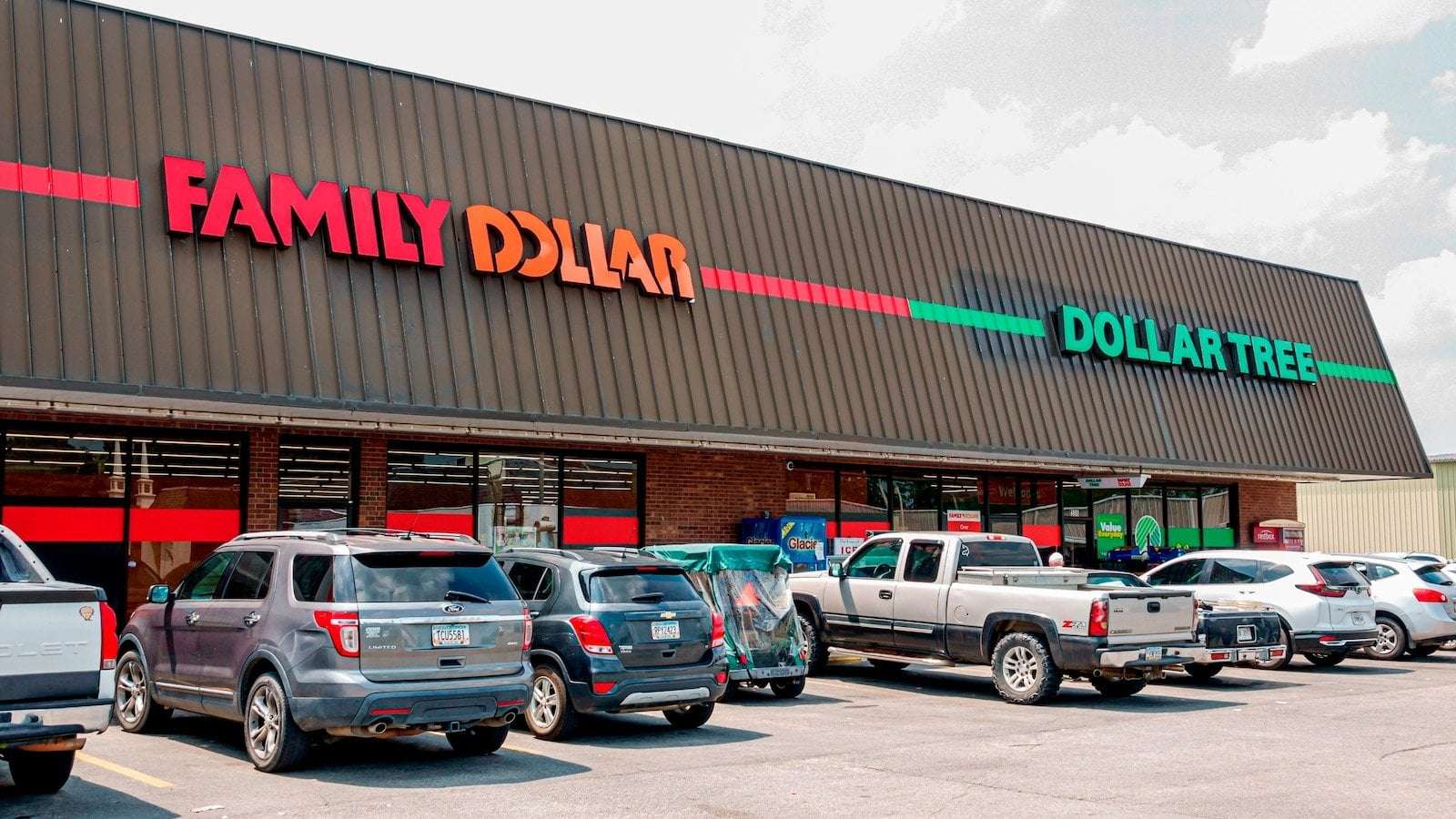 image for Dollar Tree and Family Dollar will close 1,000 stores following fourth-quarter loss
