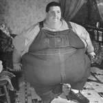 image for Robert Earl Hughes (1926–1958) heaviest person recorded at 1,071 lbs, walked unaided.
