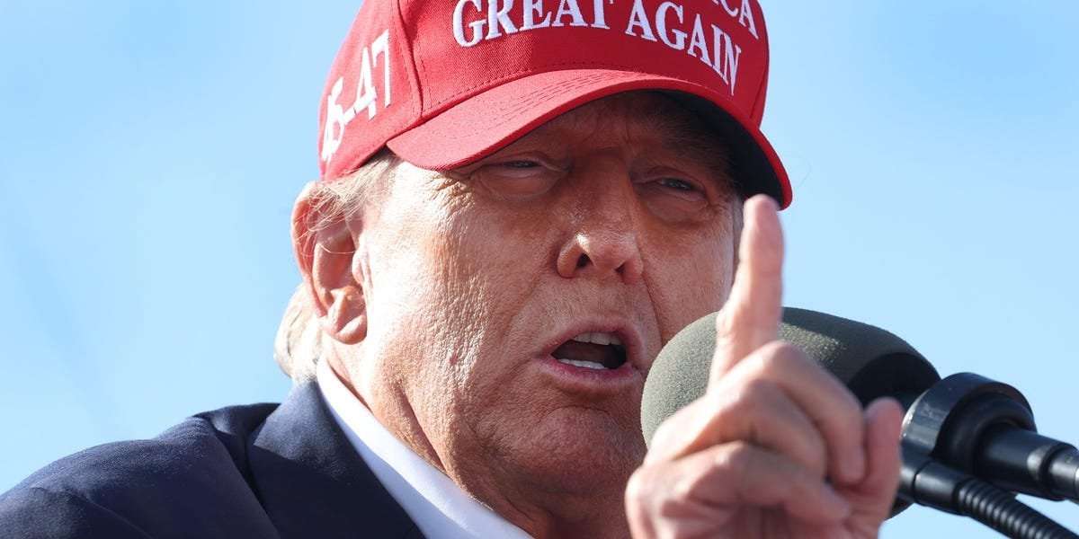 image for Trump suffers a teleprompter malfunction at wind-swept rally in Ohio