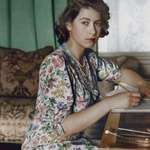 image for Queen Elizabeth at 18 years old