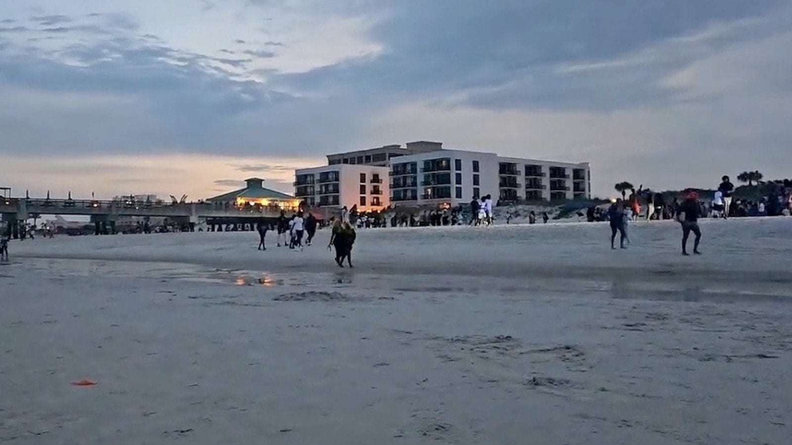image for 3 separate shootings erupt within 1 hour in Jacksonville Beach, Florida