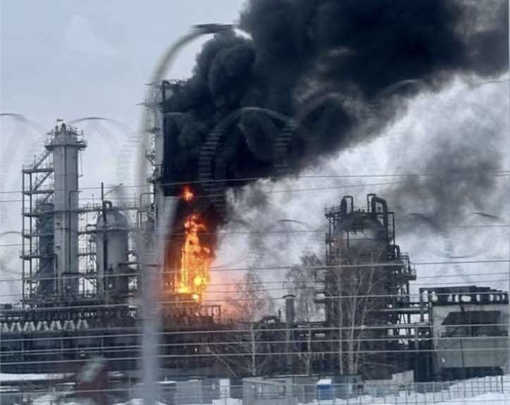 image for Ukrainian drones “have knocked out 600,000 to 900,00 barrels” of Russia’s daily oil-refining capacity