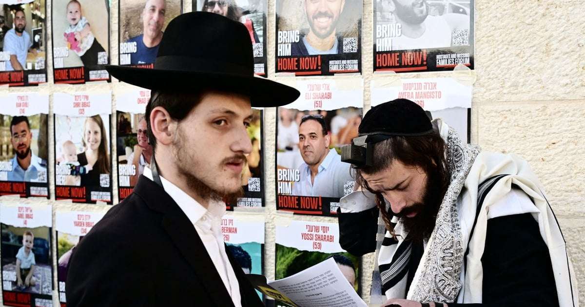 image for Israeli court halts subsidies for ultra-Orthodox who don't serve in army