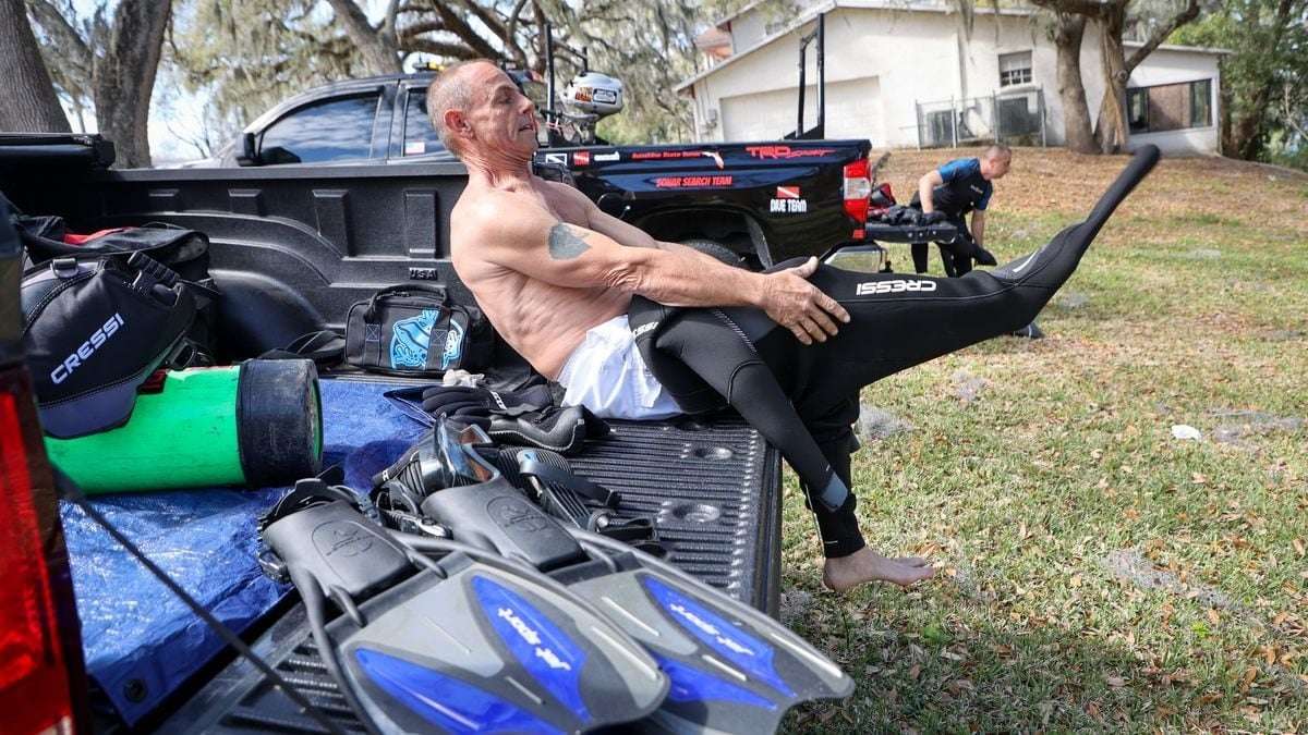 image for Florida divers go deep with sonar to find sunken cars, solve cold-case mysteries