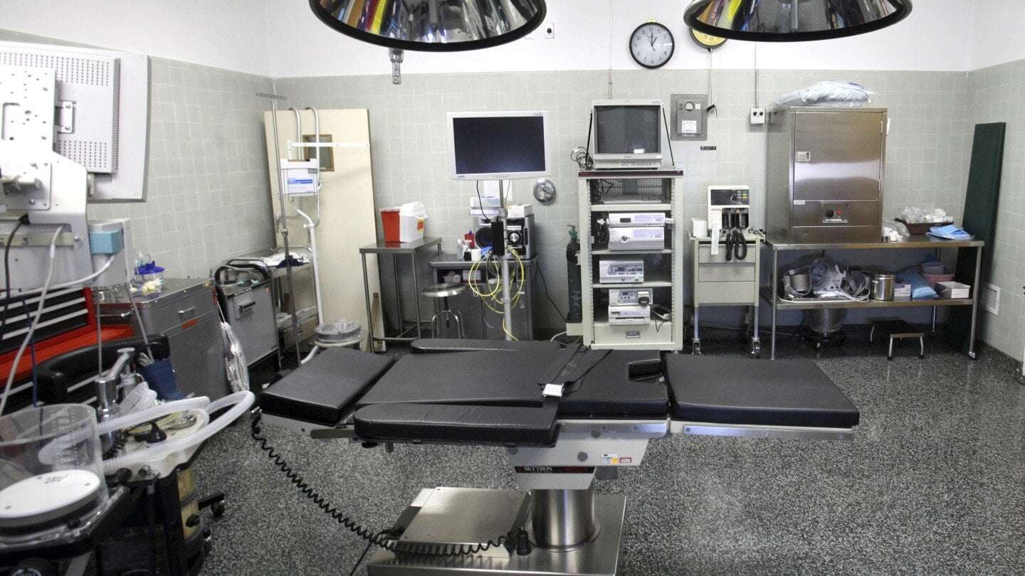 image for Hospitals must obtain written consent for pelvic and similar exams, the federal government says