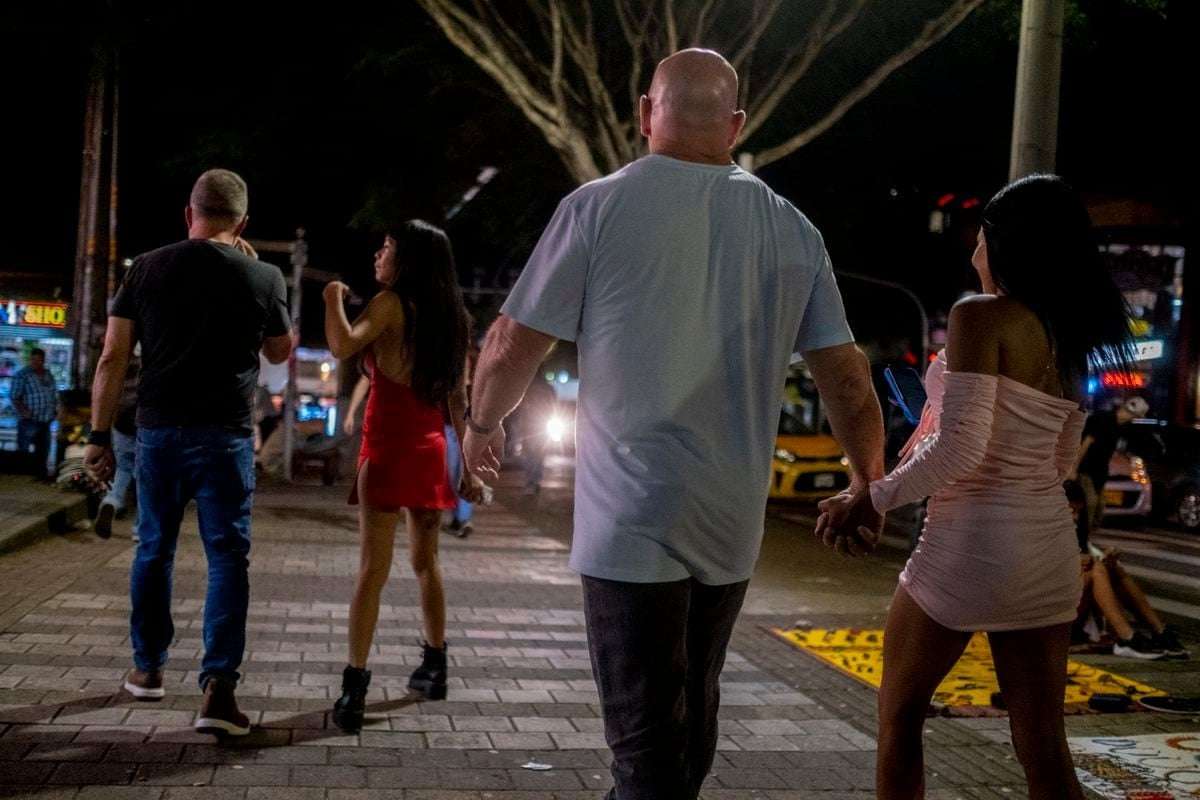 image for Medellín declares war on sex tourism after US citizen found with two little girls at a hotel