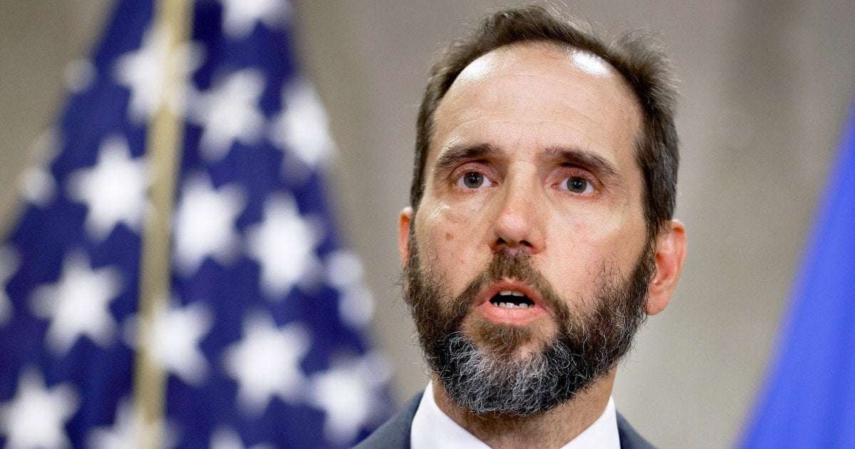 image for 'The nuclear button': Special counsel could seek removal of judge in Trump classified docs case, attorneys warn