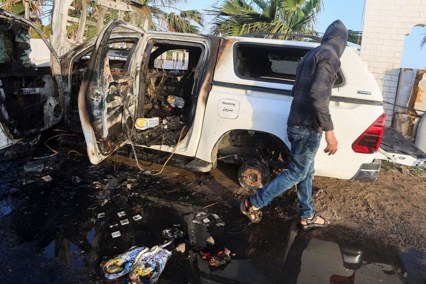 image for U.S. approved more bombs to Israel on day of World Central Kitchen strikes